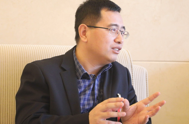 充分發(fā)揮政策、法律的調(diào)節(jié)作用